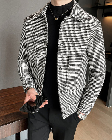 Męski krótki płaszcz w pepitkę z kieszeniami