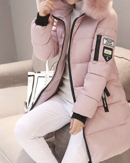 Damski płaszcz zimowy z kapturem i nadrukiem na plecach