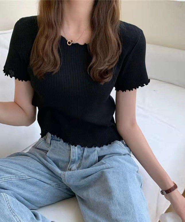 Damski T-shirt w prążki z falbanką