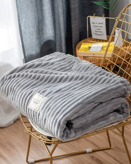 Koc prążkowany z miękkiego włosia