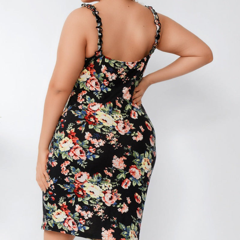 Sukienka midi plus size dopasowana we wzór w kwiaty