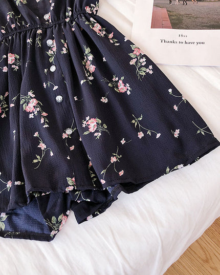 Damski kombinezon w kwiaty na cienkich ramiączkach