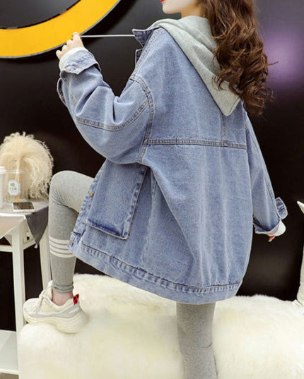 Damska kurtka jeansowa o kroju oversize z kapturem