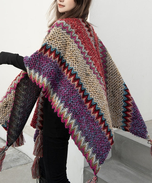 Damski sweter dziergany wzorzysty typu ponczo