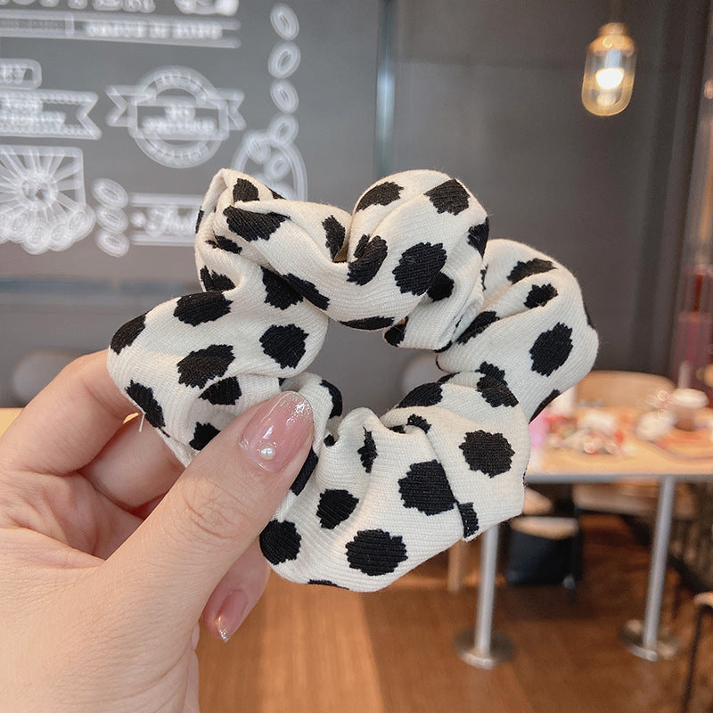 Gumka do włosów scrunchie biała w kropki - Akcesoria do stylizacji włosów