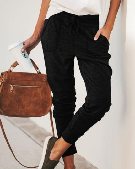 Damskie spodnie dresowe ze zwężanymi nogawkami