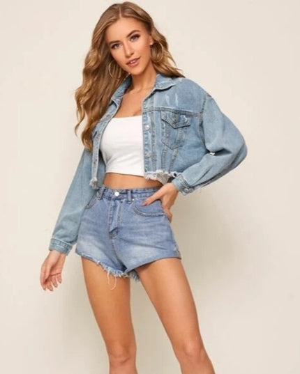 Damska kurtka jeansowa o luźnym kroju z przetarciami