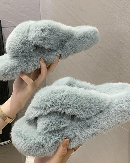 Damskie klapki futrzane z ozdobnym splotem