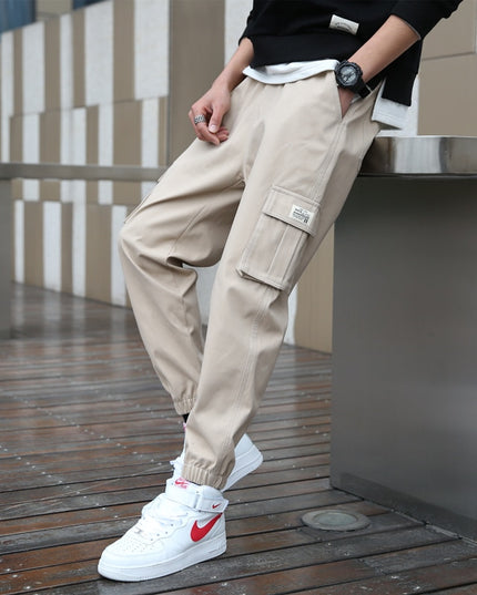 Męskie spodnie bojówki o prostym kroju