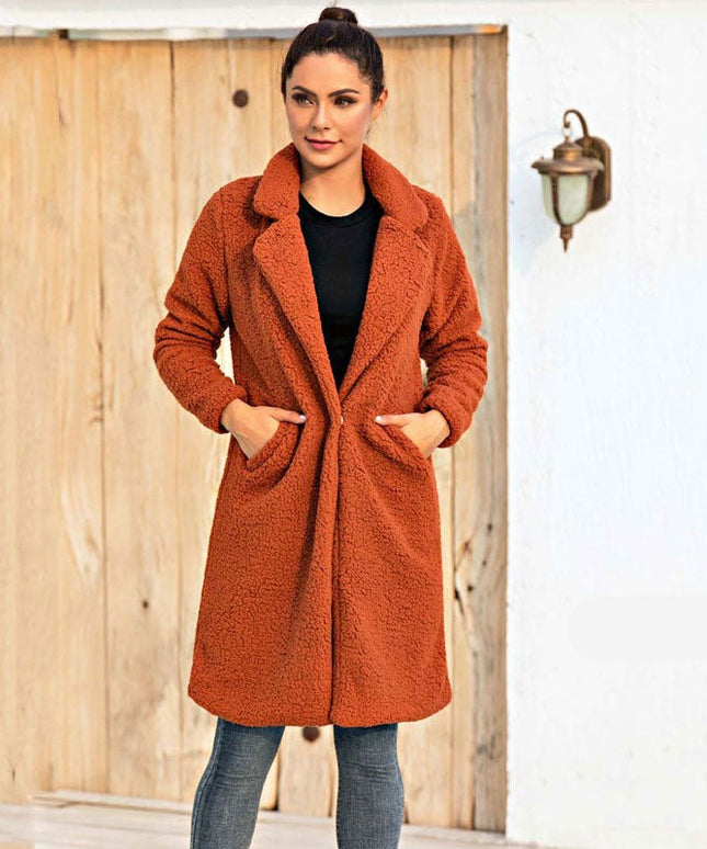 Damski płaszcz futrzany długości do kolana