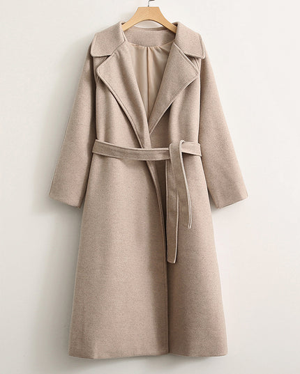 Damski płaszcz długości za kolano z wiązaniem w tali