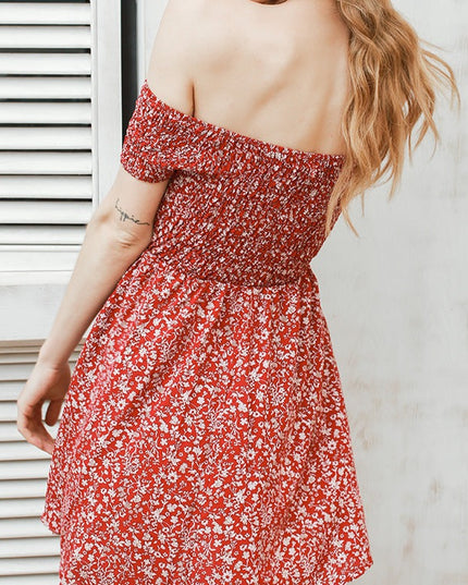 Letnia sukienka mini z odkrytymi ramionami w kwieciste wzory
