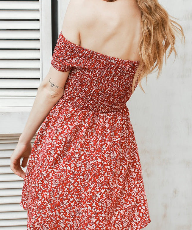 Letnia sukienka mini z odkrytymi ramionami w kwieciste wzory