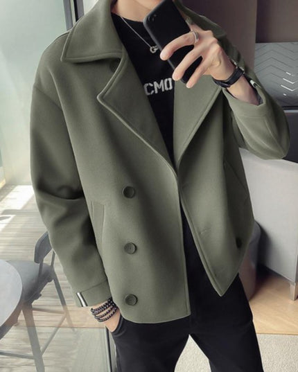 Męski krótki płaszcz trzyrzędowy