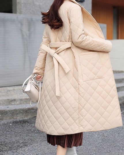 Damski długi płaszcz pikowany z wiązaniem