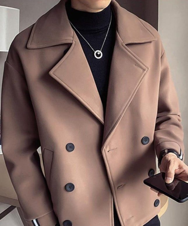 Męski krótki płaszcz trzyrzędowy