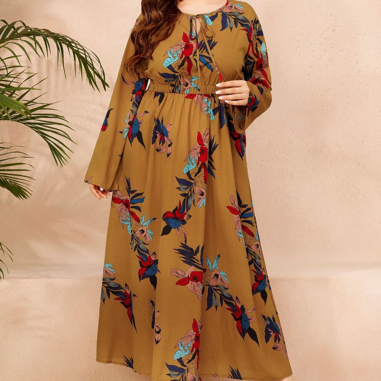 Sukienka plus size z wiązaniem pod szyją