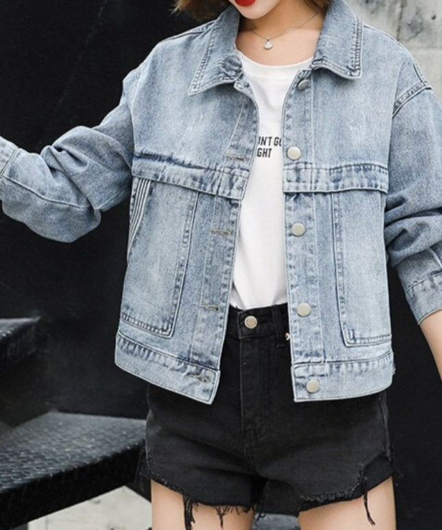 Damska kurtka jeansowa oversize z nadrukiem na plecach