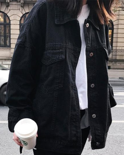 Damska kurtka jeansowa klasyczna o luźnym kroju