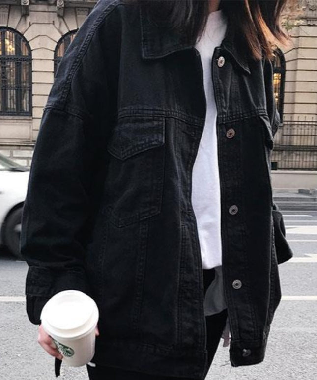 Damska kurtka jeansowa klasyczna o luźnym kroju