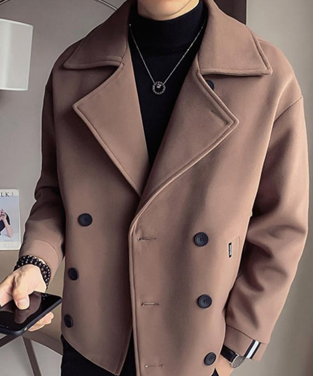 Męski krótki płaszcz trzyrzędowy