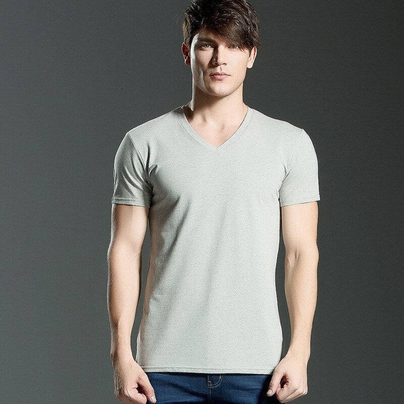 Męski T-shirt klasyczny z dekoltem V