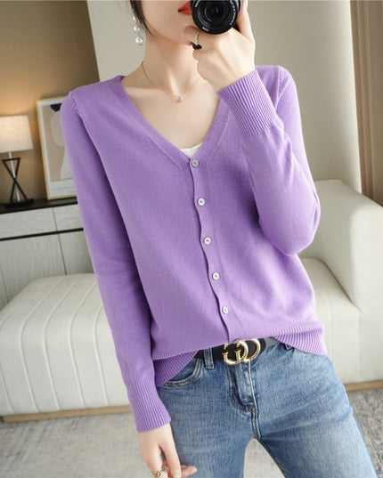 Damski sweter typu kardigan zapinany na guziki