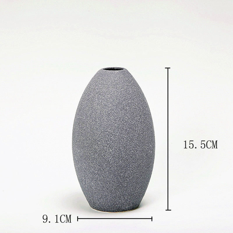 Wazon ceramiczny o geometrycznych kształtach