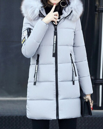 Damski płaszcz zimowy z kapturem i nadrukiem na plecach