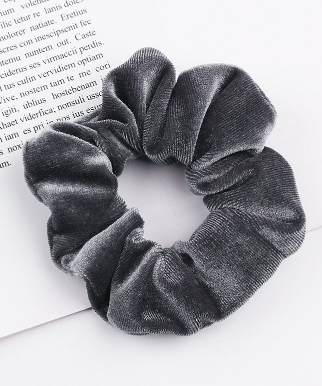 Aksamitna gumka do włosów scrunchie szara - Akcesoria do stylizacji włosów
