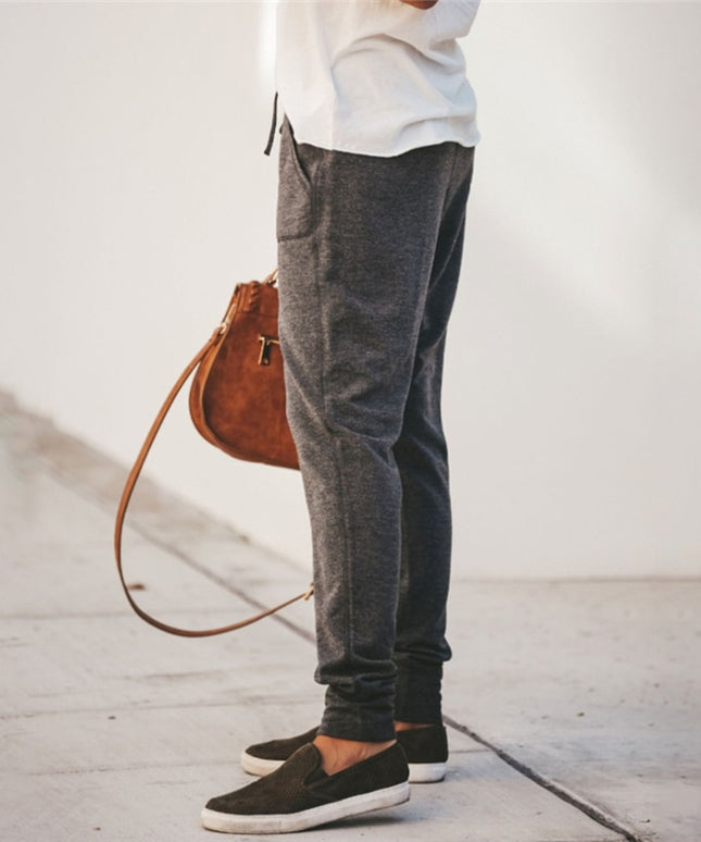 Damskie spodnie dresowe ze zwężanymi nogawkami