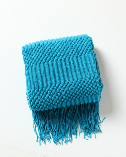 Klasyczny koc z ozdobną fakturą z frędzlami