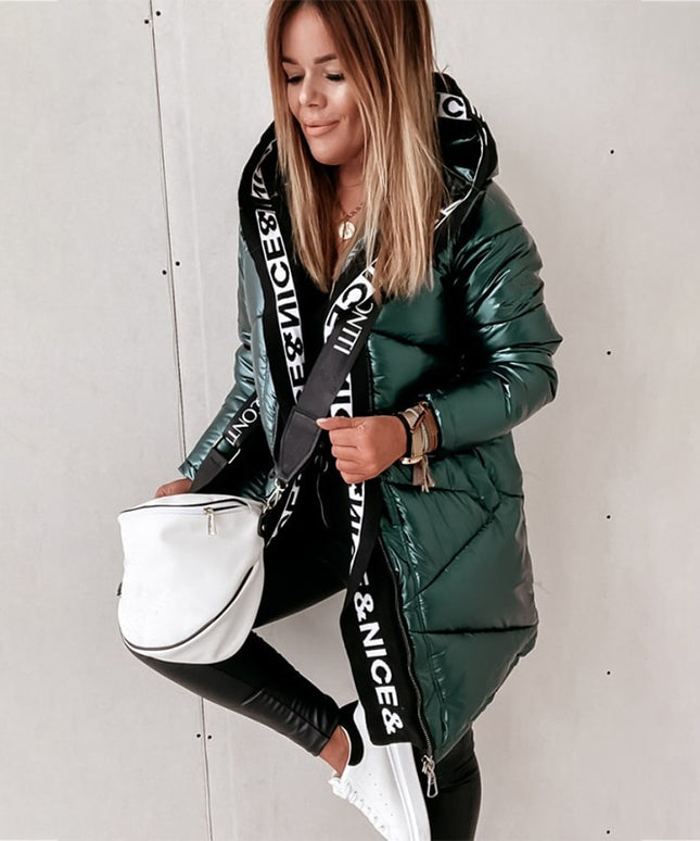 Damska kurtka zimowa z połyskującej tkaniny