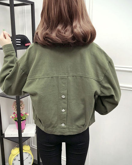 Damska kurtka jeansowa klasyczna o prostym kroju