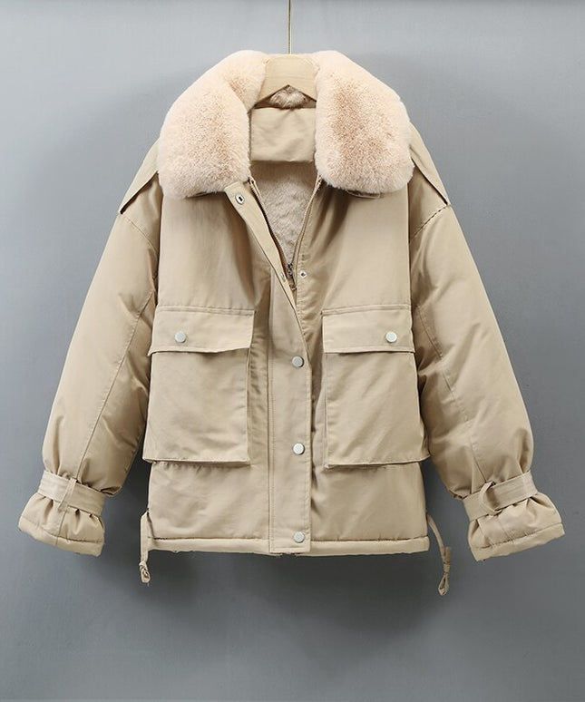 Damska kurtka zimowa o kroju parki z futrzanym kołnierzem