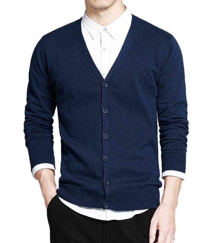 Męski sweter typu kardigan zapinany na guziki o dopasowanym kroju