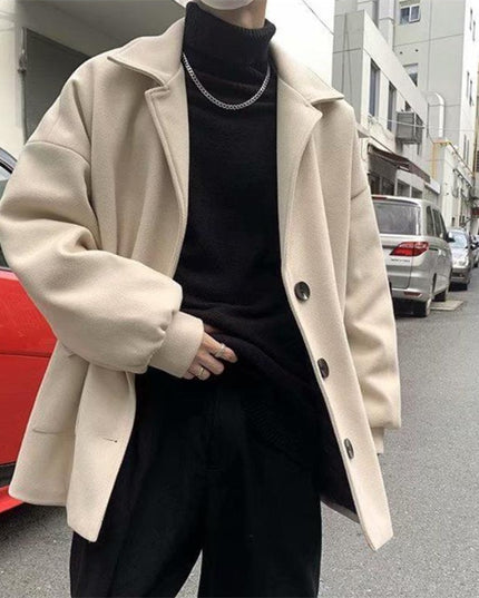 Męski płaszcz oversize zapinany na guziki