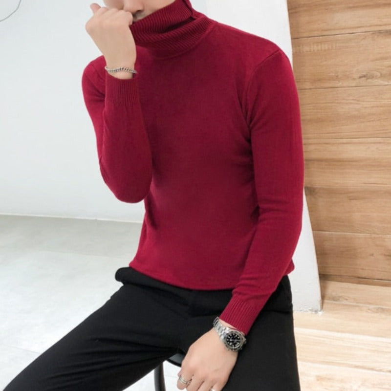 Męski sweter typu golf o dopasowanym kroju