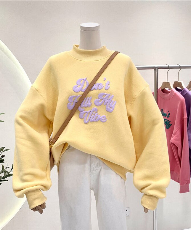 Damska bluza z trójwymiarowym napisem