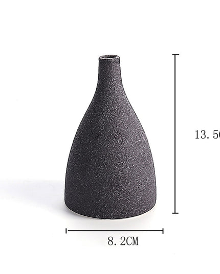 Wazon ceramiczny o geometrycznych kształtach