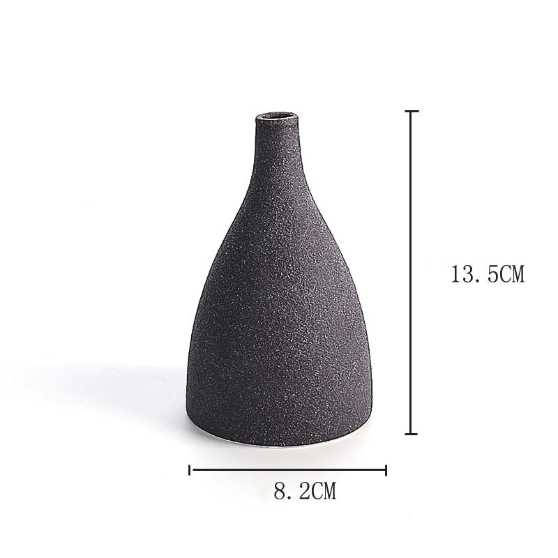 Wazon ceramiczny o geometrycznych kształtach