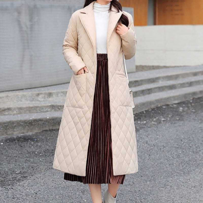 Damski długi płaszcz pikowany z wiązaniem