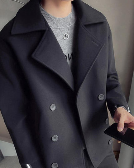 Męski krótki płaszcz trzyrzędowy