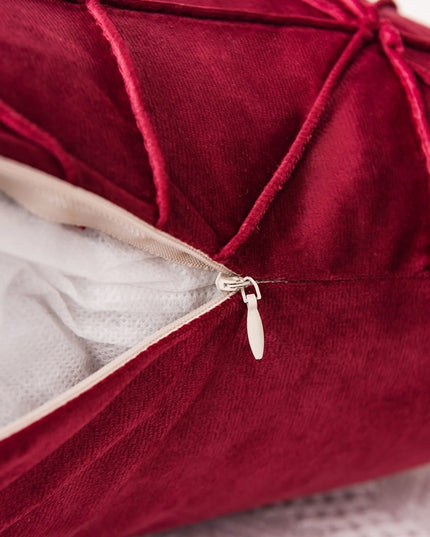 Poszewka na poduszkę z symetrycznymi wzorami