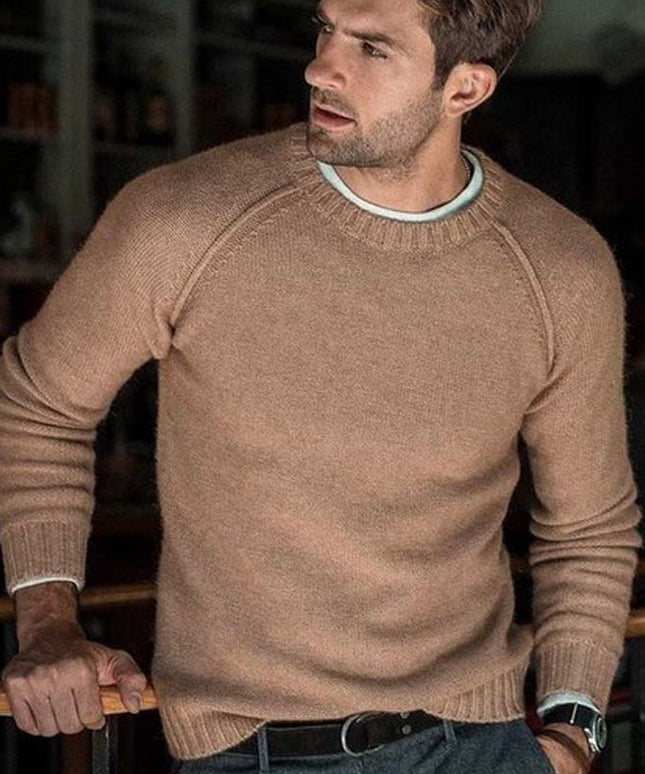 Męski sweter z dekoltem w łódkę o dopasowanym kroju