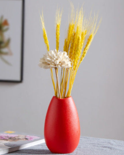 Wazon ceramiczny w czerwonym kolorze