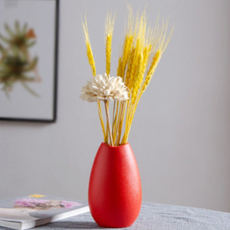 Wazon ceramiczny w czerwonym kolorze