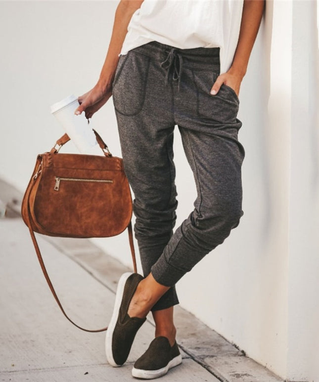 Damskie spodnie dresowe ze zwężanymi nogawkami