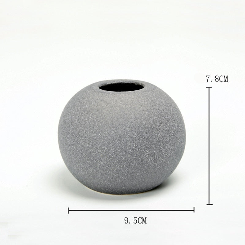 Wazon ceramiczny o geometrycznych kształtach