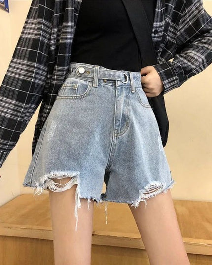 Damskie szorty jeans z postrzępionymi nogawkami